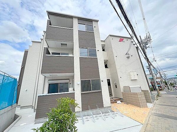 e-house 羽曳野 ｜大阪府羽曳野市軽里３丁目(賃貸アパート1LDK・3階・28.36㎡)の写真 その1