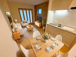 Fstyle上田3号館 1階1LDKのリビング/ダイニング