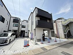 長尾4丁目　リビング内にカウンタースペースのある3階建て邸宅