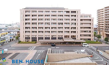 AOI国際病院 徒歩3分。万が一際に必要になる病院。近所にあることで安心につながります。 200m