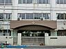 周辺：川崎市立末長小学校 徒歩10分。教育施設が近くに整った、子育て世帯も安心の住環境です。 740m
