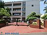 周辺：川崎市立野川中学校 徒歩6分。部活動帰りの帰宅も安心の距離です！ 410m