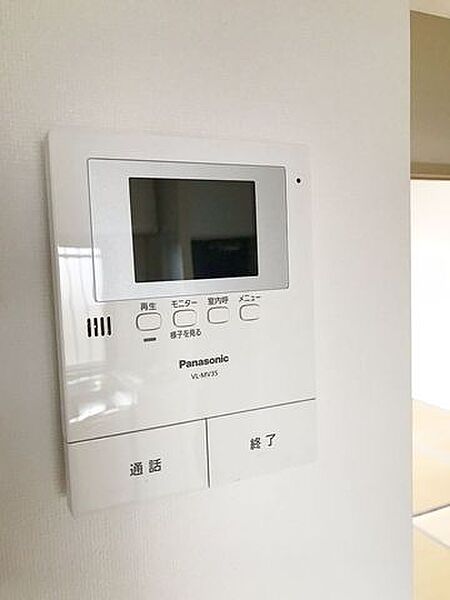 画像10:TVモニター付きインターホン(別部屋参考写真)