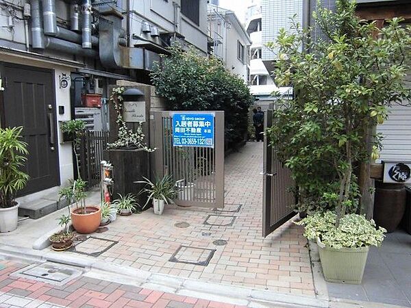 建物エントランス