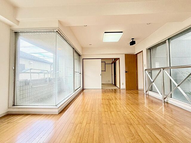 リビング/ダイニング ブライトコート国立 2階/-