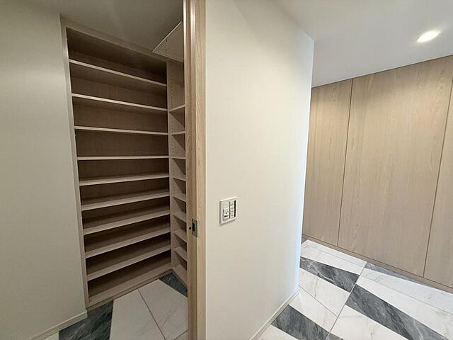 収納 ザ・パークハウスグラン三番町26 9階/-