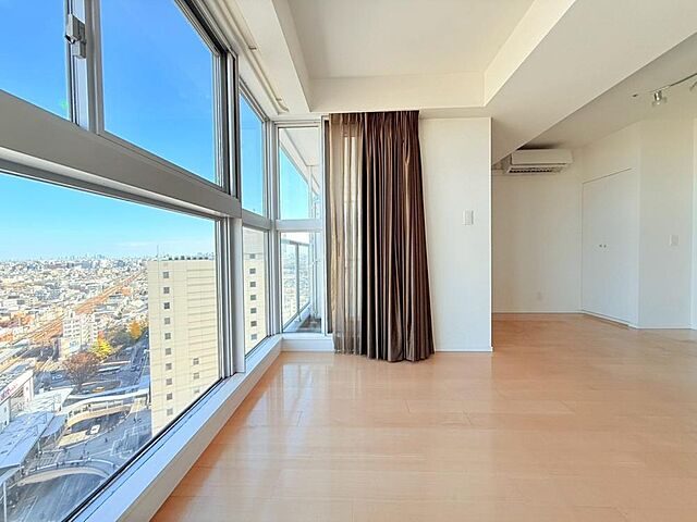 リビング/ダイニング クレッセント三鷹ザ・タワー 18階/-