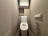トイレ：使用後すぐに手を洗うことができ、衛生的なトイレです。