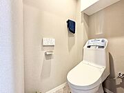 写真と現地では広さや明るさの感じ方が異なります。実際に足をお運びいただき、ご体感ください。