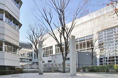 新宿区立落合中学校まで約510m