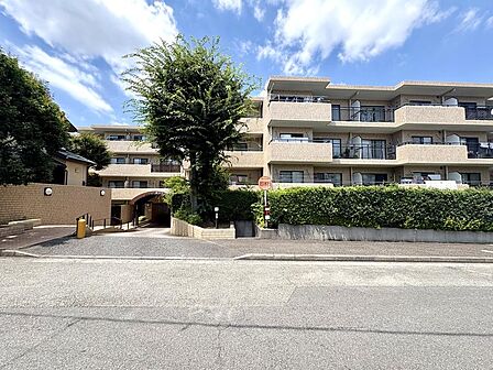 新しい生活をスタートさせたい時期に合わせて、住まい探しをお手伝いいたします。