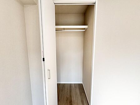 各所に収納が設けられているため、ライフスタイルや、ご家族の生活動線に合わせて活用できます。