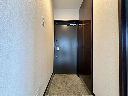 すっきりと片づけることで、さわやかな空間を保つことができます。※リフォーム前の室内写真です。