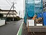 外観：周辺は、低層住宅が建ち並ぶ閑静な住宅街です。緑豊かな住環境で落ち着いた暮らしが叶います。