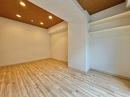 ベッドなどの大型家具を配置してもゆとりのある広さで、主寝室にもおすすめです。