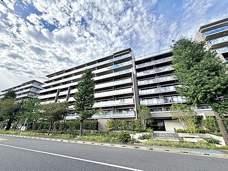 住戸内の設備や、管理形態、駐輪場の空き状況など、詳細はお気軽にお問い合わせください。