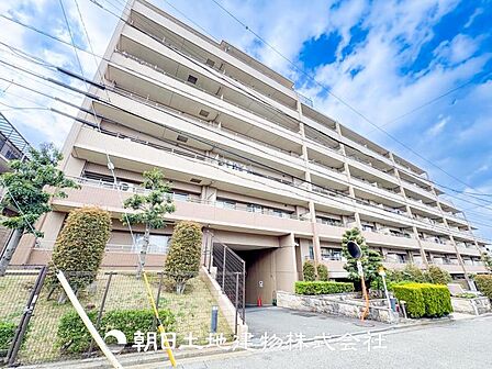 【外観写真】表現された空間はたくさんの光を浴び、風を感じ、暮らしの時間を豊かにしてくれます。