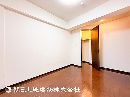 【居室】趣味・感性で個性的に飾って頂けるようシンプルに仕上げてあります。