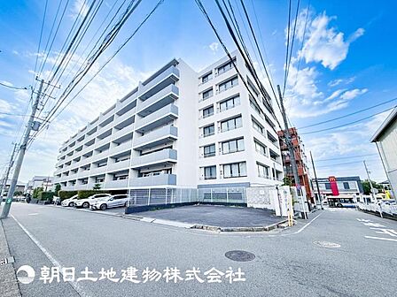 【外観写真】表現された空間はたくさんの光を浴び、風を感じ、暮らしの時間を豊かにしてくれます。