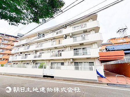 快適な日常を支える機能性と強さがひとつになった自慢のキッチンです。