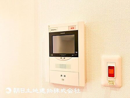 【防犯設備】TVモニター付きインターホンは訪問者のお顔を確認出来安心な機能です!