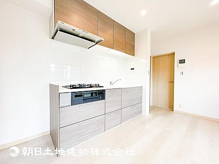 【キッチン】毎日使う場所だからこそ、ストレスなく使えて、スムーズな家事ができる空間になっております。