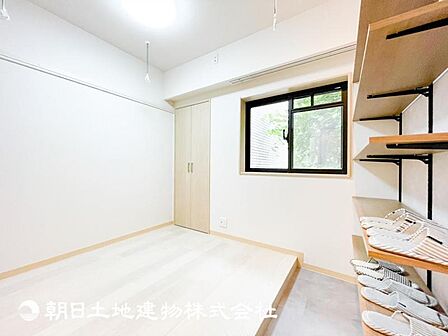 【居室】趣味・感性で個性的に飾って頂けるようシンプルに仕上げてあります。