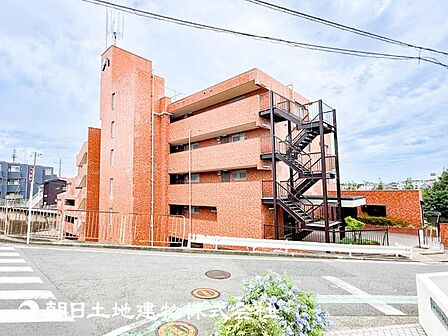 【外観写真】表現された空間はたくさんの光を浴び、風を感じ、暮らしの時間を豊かにしてくれます。