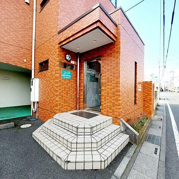 建物エントランス