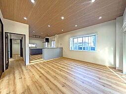 瀬戸市城ケ根町 5LDKのリビング/ダイニング