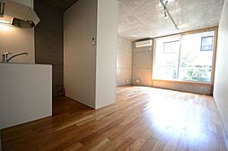 GLASS　WALL 3F 3階ワンルームのリビング/ダイニング