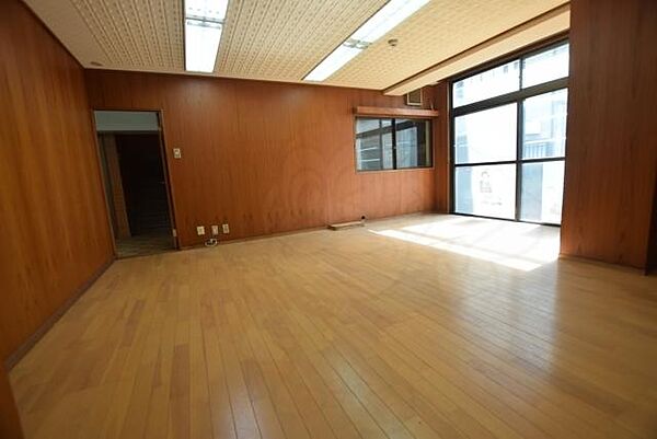 志紀ロイヤルハイツ ｜大阪府八尾市志紀町２丁目(賃貸マンション4LDK・1階・80.00㎡)の写真 その6