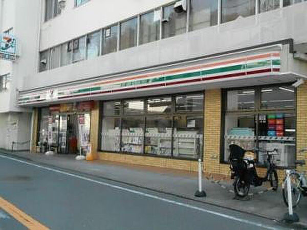 画像17:コンビニ「セブンイレブン横浜六浦駅前店まで153ｍ」