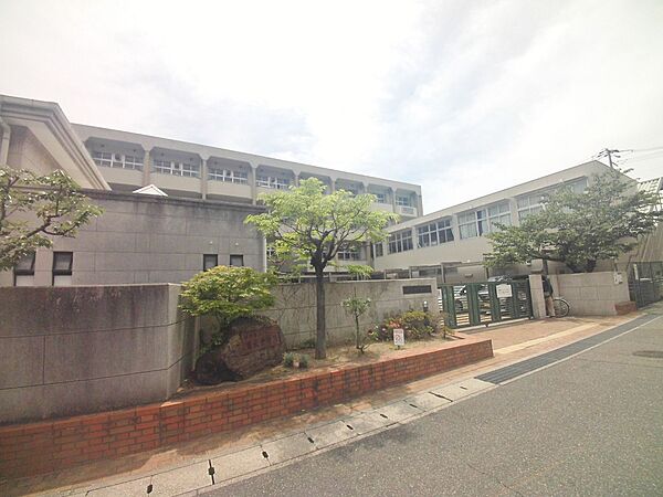 画像3:神戸市立鷹匠中学校