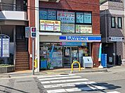 ローソン池田市役所前店まで354m