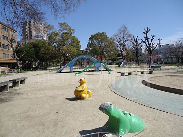 画像22:公園「宮前公園まで218m」