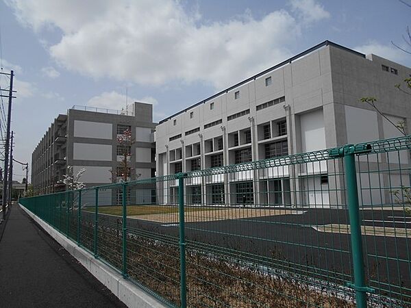画像22:中学校「尼崎市立小田中学校まで1813m」