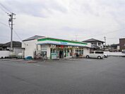 ファミリーマート(159m)