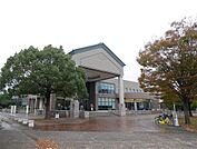 佐賀市立図書館(1、100m)