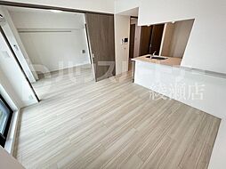 S-RESIDENCE綾瀬rivie 7階2LDKのリビング/ダイニング