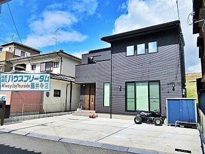 外観：一条工務店のi-smart超ZEH仕様で高性能