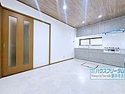 シンプルな内装で、家具もレイアウトしやすいです！