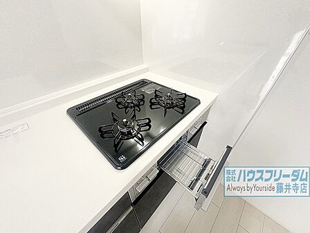 3つ口コンロで毎日のお料理もはかどります!