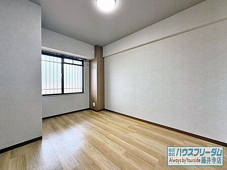 シンプルな内装で、家具もレイアウトしやすいです!