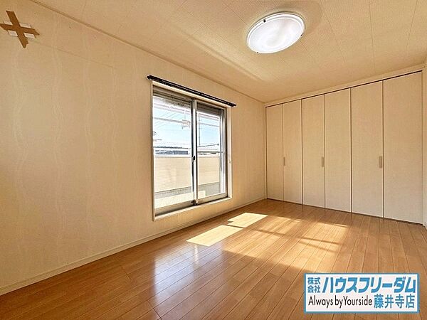 洋室を拡大表示
