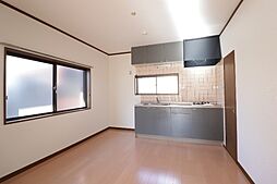 トラッドハウスユー 2階2DKのリビング/ダイニング