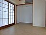 和室：和室（畳の上にクッションフロアを敷いています）