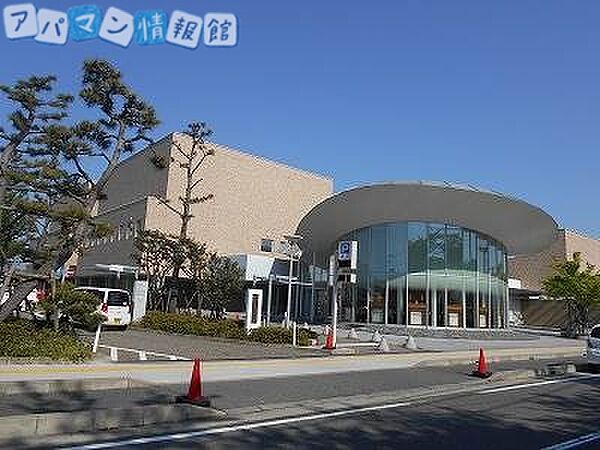 画像20:新潟市立中央図書館 321m