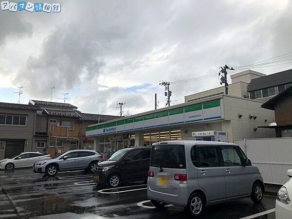 画像18:ファミリーマート新潟商業高校前店 502m