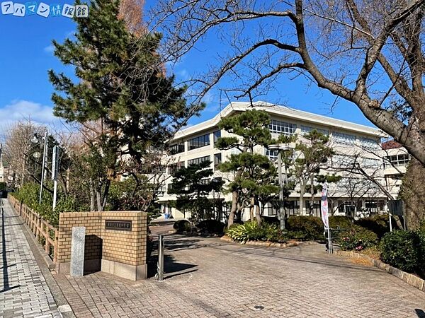 画像16:新潟市立寄居中学校 788m